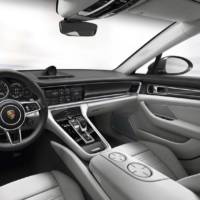 2017 Porsche Panamera officially unveiled