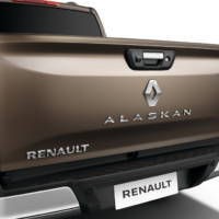 2017 Renault Alaskan pick-up unveiled