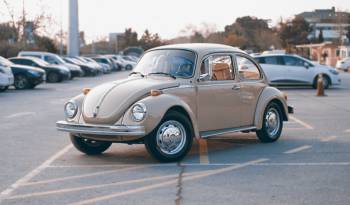 Historic cars are still allowed in Paris