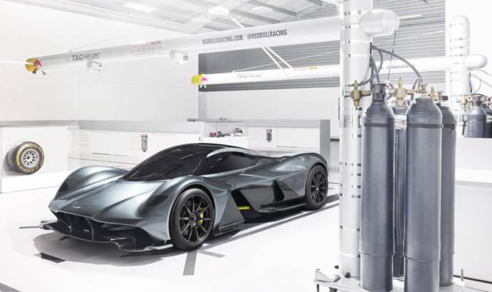 Aston Martin AM-RB 001 hypercar unveiled