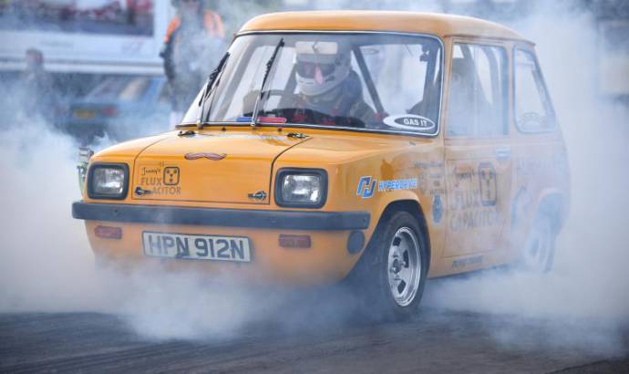 Jonny Smith sets new world record for fastest electric car