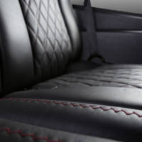 Mercedes-Benz G-Class receives interior goodies from Carbon Motors
