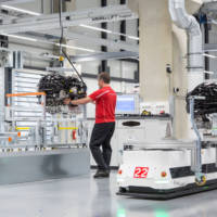 Porsche builds new V8 engine plant