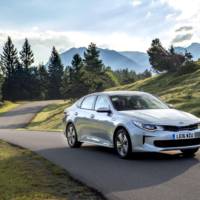 2017 Kia Optima PHEV officially launched in UK