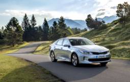 2017 Kia Optima PHEV officially launched in UK