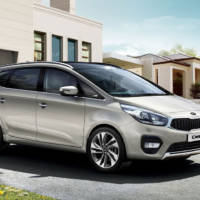 2017 Kia Carens facelift unveiled