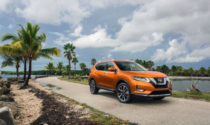 2017 Nissan Rogue facelift unveiled