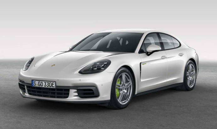 2017 Porsche Panamera 4 E-Hybrid unveiled