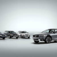 2017 Volvo V90 Cross Country - Official pictures and details