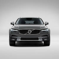 2017 Volvo V90 Cross Country - Official pictures and details