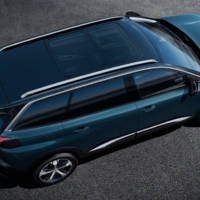 Peugeot 5008 SUV officially unveiled