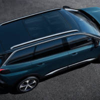 Peugeot 5008 SUV officially unveiled