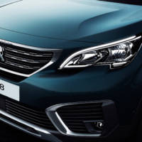 Peugeot 5008 SUV officially unveiled