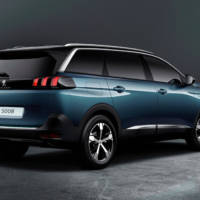 Peugeot 5008 SUV officially unveiled