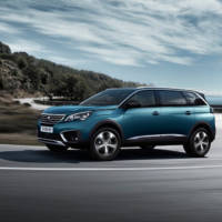 Peugeot 5008 SUV officially unveiled