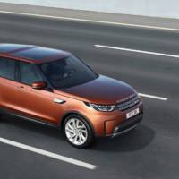 2017 Land Rover Discovery unveiled in Paris