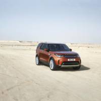 2017 Land Rover Discovery unveiled in Paris