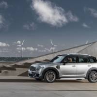 2017 MINI Countryman plug-in hybrid - Official pictures and details