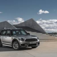 2017 MINI Countryman plug-in hybrid - Official pictures and details