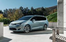 2017 Chrysler Pacifica Hybrid US prices announced