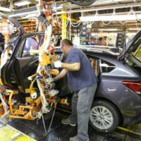 2017 Subaru Impreza enters production in US