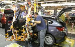 2017 Subaru Impreza enters production in US