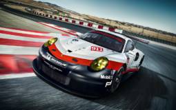 Porsche 911 RSR official photos and details