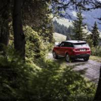 Range Rover Sport conquers the mighty Inferno downhill ski course in Murren