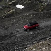 Range Rover Sport conquers the mighty Inferno downhill ski course in Murren