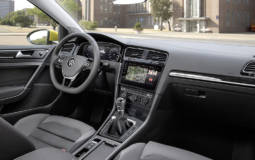 2017 Volkswagen Golf facelift is here - Official pictures and details