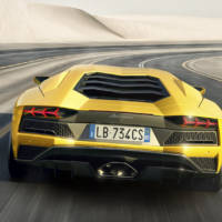 2017 Lamborghini Aventador S - Official pictures and details