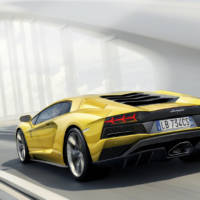 2017 Lamborghini Aventador S - Official pictures and details