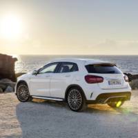 2017 Mercedes-Benz GLA facelift - Official pictures and details