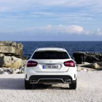 2017 Mercedes-Benz GLA facelift - Official pictures and details