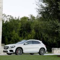 2017 Mercedes-Benz GLA facelift - Official pictures and details