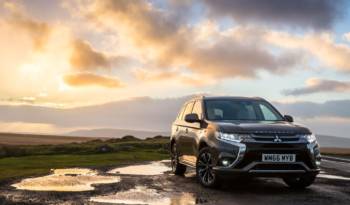 2017 Mitsubishi Outlander PHEV updated