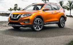 2017 Nissan Rogue SL front exterior