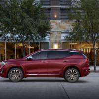 2018 GMC Terrain unveiled with new design