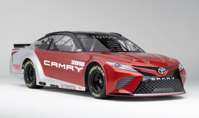 2018 Toyota Camry Nascar introduced in Detroit