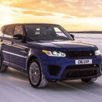Range Rover Sport SVR - Acceleration test in any conditions from sand to wet grass