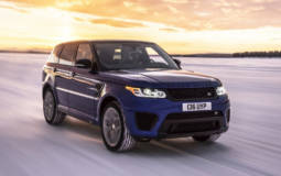 Range Rover Sport SVR - Acceleration test in any conditions from sand to wet grass
