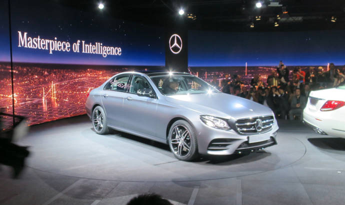 Premium sales in March - Mercedes-Benz rocks