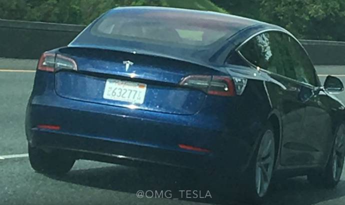 Tesla Model 3 - Spy videos