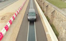 Renault Kangoo ZE demonstrates wireless charging