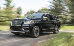 2018 Lincoln Navigator with extended wheelbase