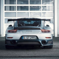 2018 Porsche 911 GT2 RS is here and has 700 horsepower and supercar performances