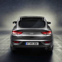 Hyundai i30 Fastback revealed