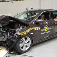 Opel Insignia scores five stars in EuroNCAP tests