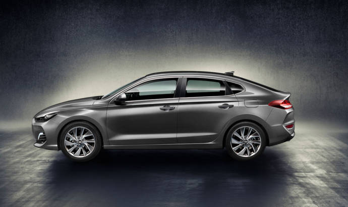Hyundai i30 Fastback revealed