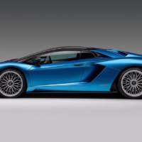 Lamborghini Aventador S Roadster is here and it has 730 horsepower